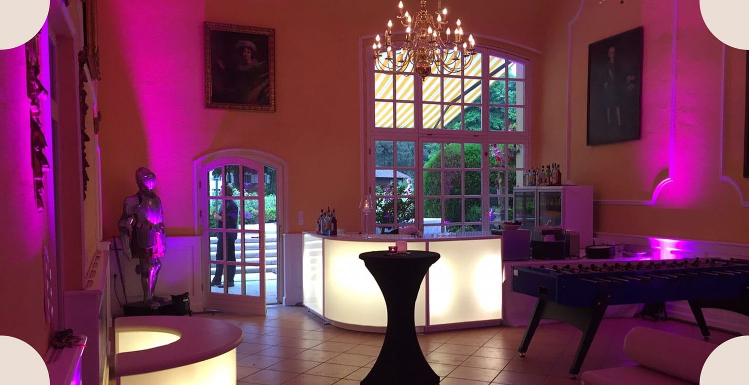 Rittersaal mit Abendbeleuchtung für die Hochzeitsfeier
